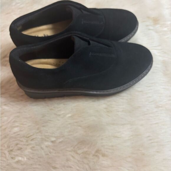 Clarks Black Flats with Chunky Platform Sole - Picture 4 of 8